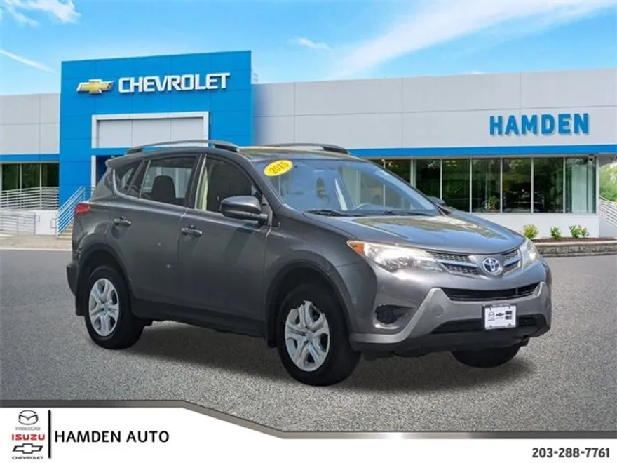 2015 Toyota RAV4 LE photo 1