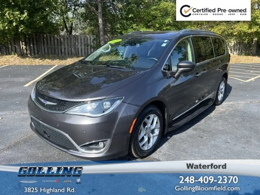 2020 Chrysler Pacifica Touring Plus photo 1
