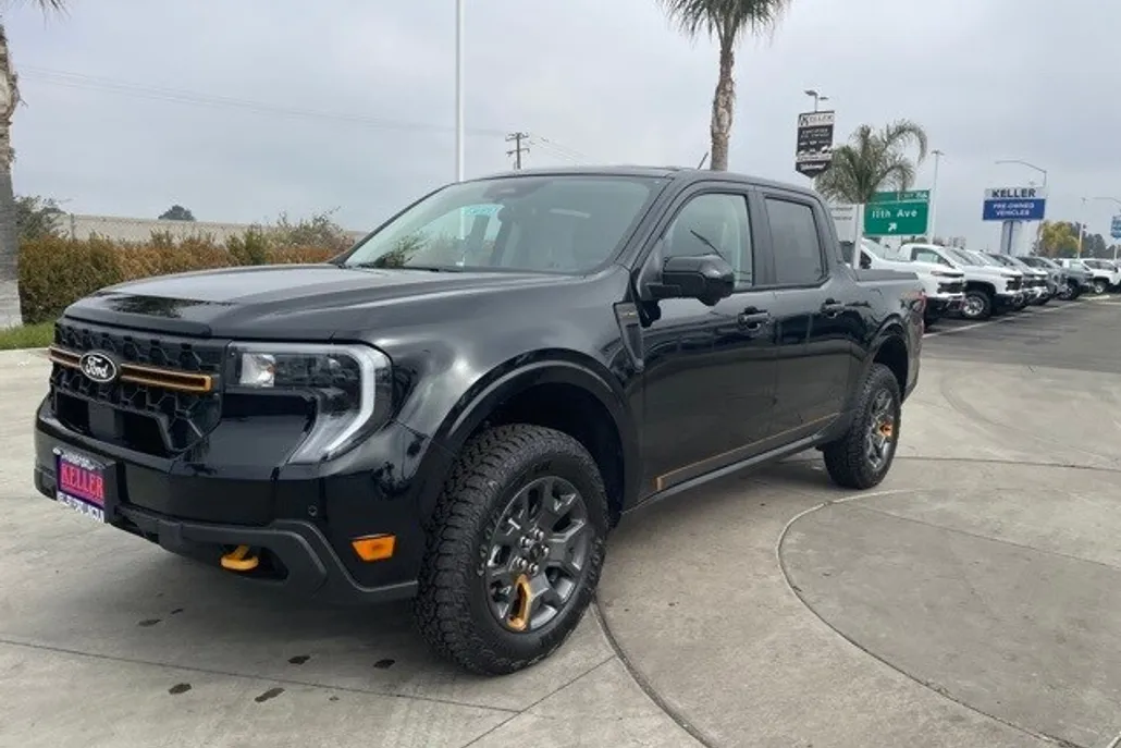 2025 Ford Maverick Tremor photo 1