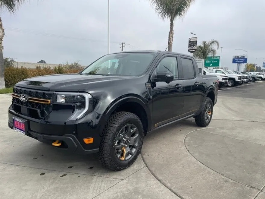 2025 Ford Maverick Tremor photo 1