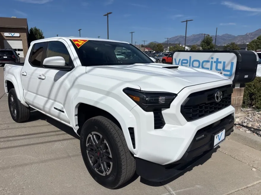 2024 Toyota Tacoma TRD Sport photo 1