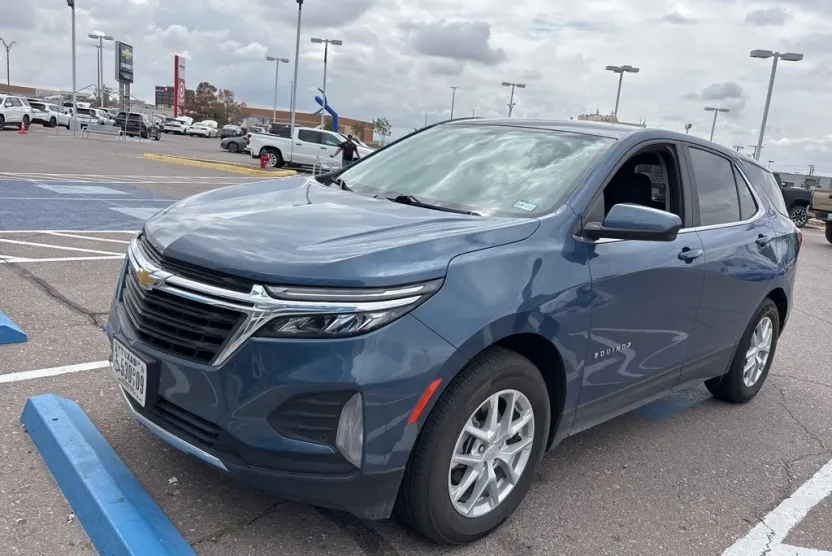 2024 Chevrolet Equinox LT photo 1