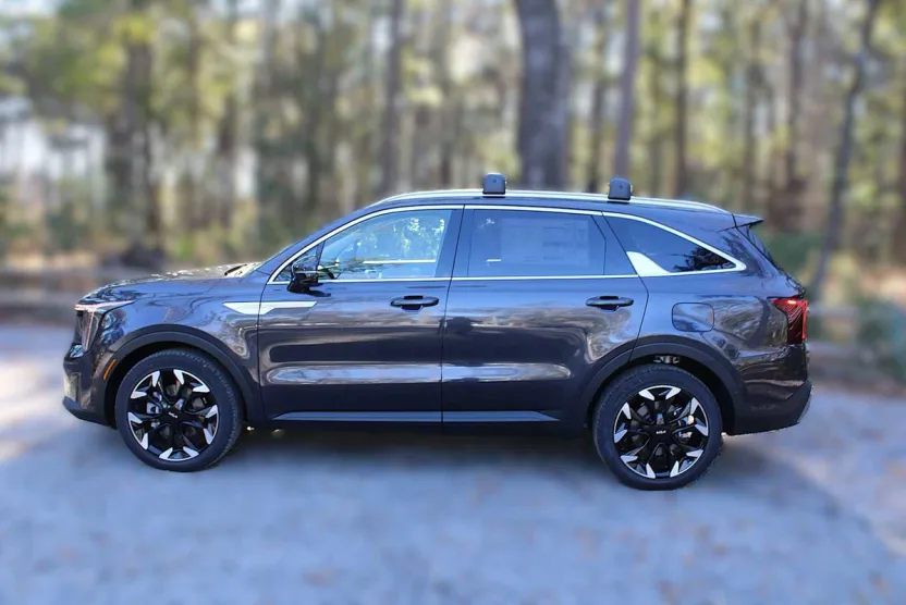 2025 Kia Sorento SX photo 1
