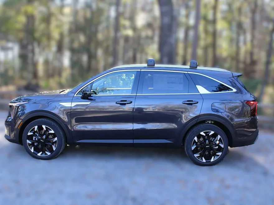 2025 Kia Sorento SX photo 1