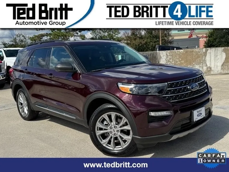 2023 Ford Explorer XLT photo 1