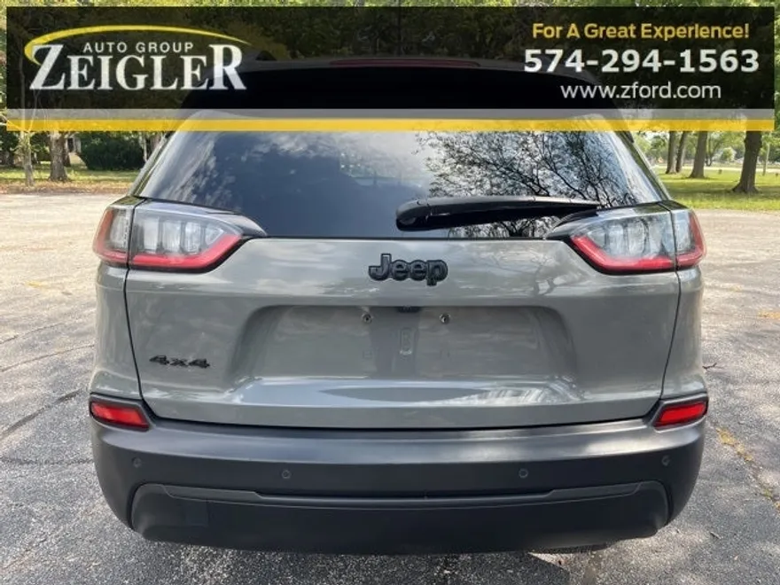 2023 Jeep Cherokee Altitude photo 1