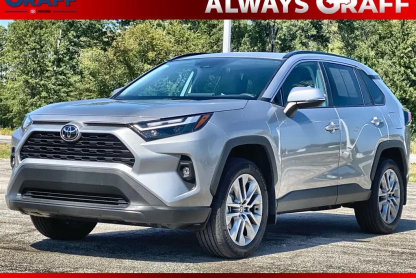 2022 Toyota RAV4 XLE Premium photo 1