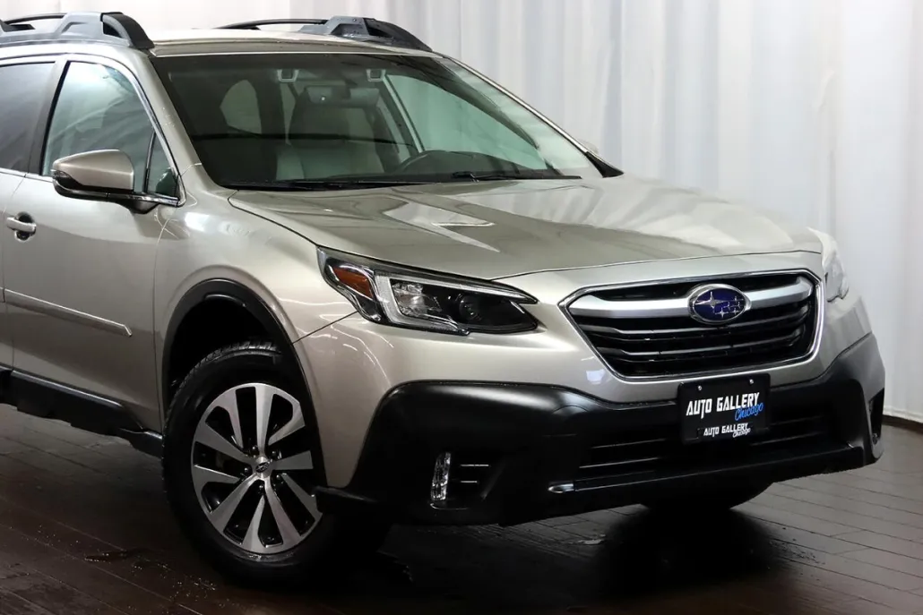 2020 Subaru Outback Premium photo 1