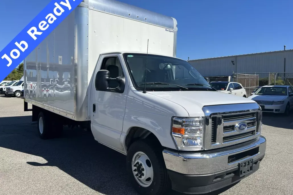 2025 Ford E-350 photo 1