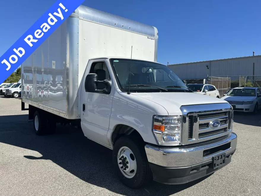 2025 Ford E-350 photo 1