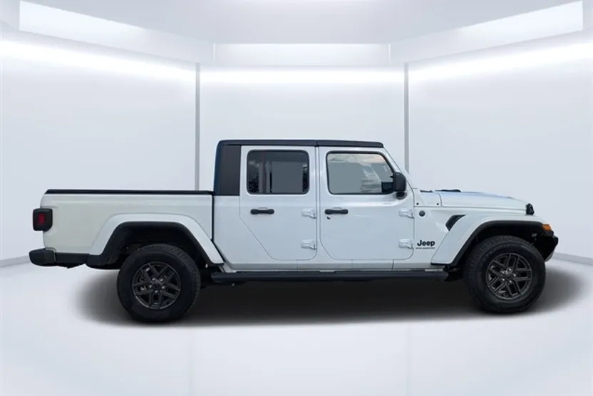 2024 Jeep Gladiator Sport photo 1