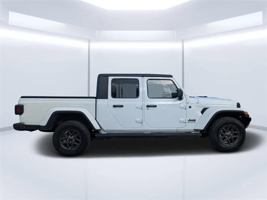 2024 Jeep Gladiator Sport photo 1