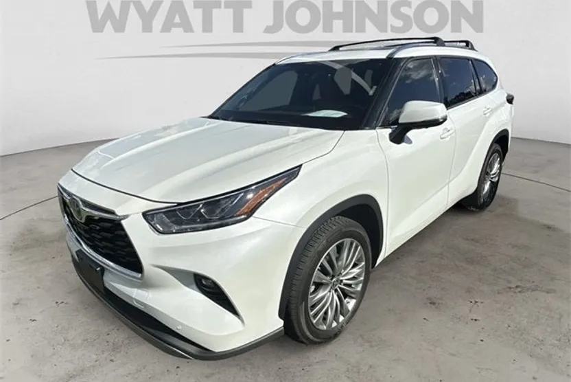 2022 Toyota Highlander Platinum photo 1