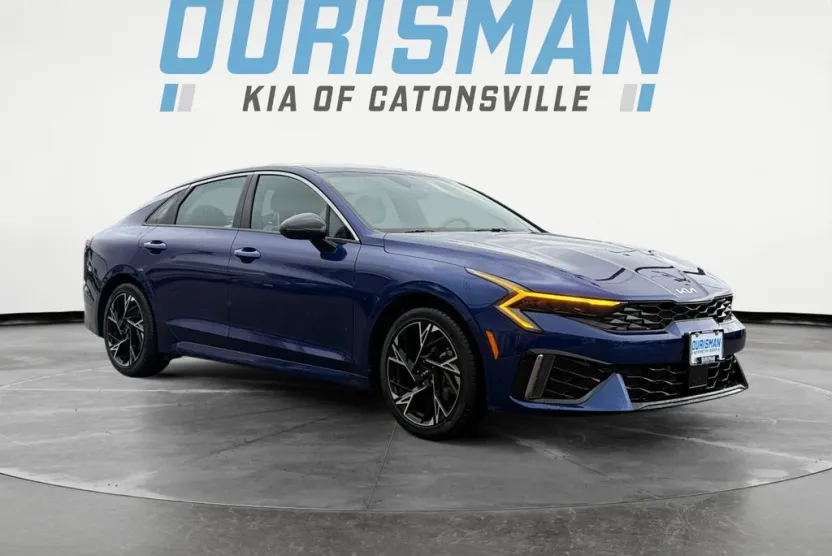 2025 Kia K5 GT-Line photo 1