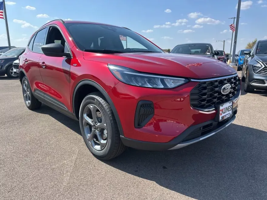 2026 Ford Escape ST-Line photo 1