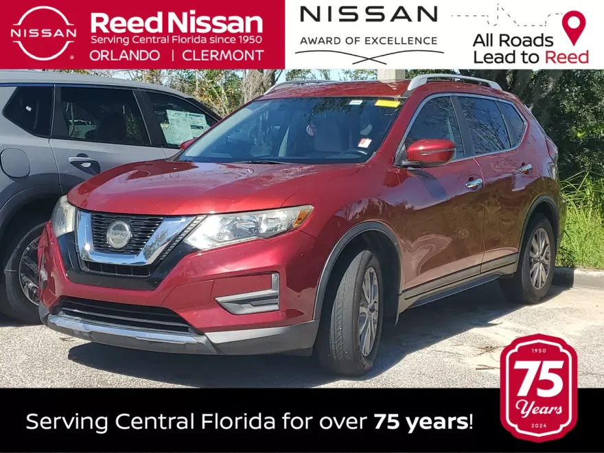2018 Nissan Rogue SV photo 1