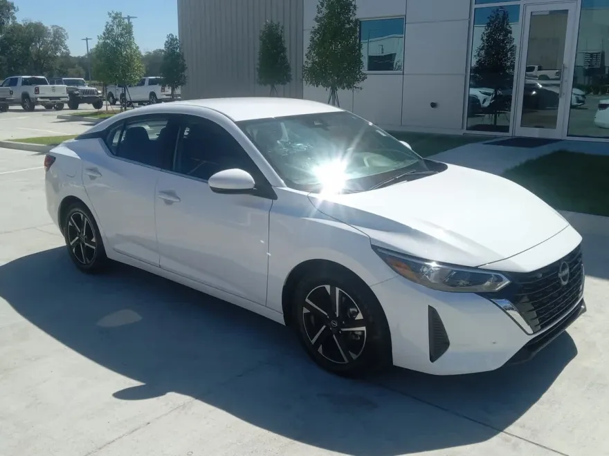 2024 Nissan Sentra SV photo 1