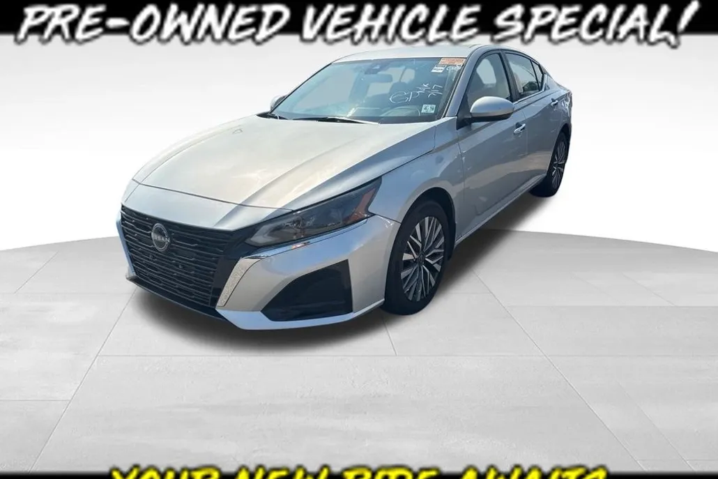 2023 Nissan Altima 2.5 SV photo 1