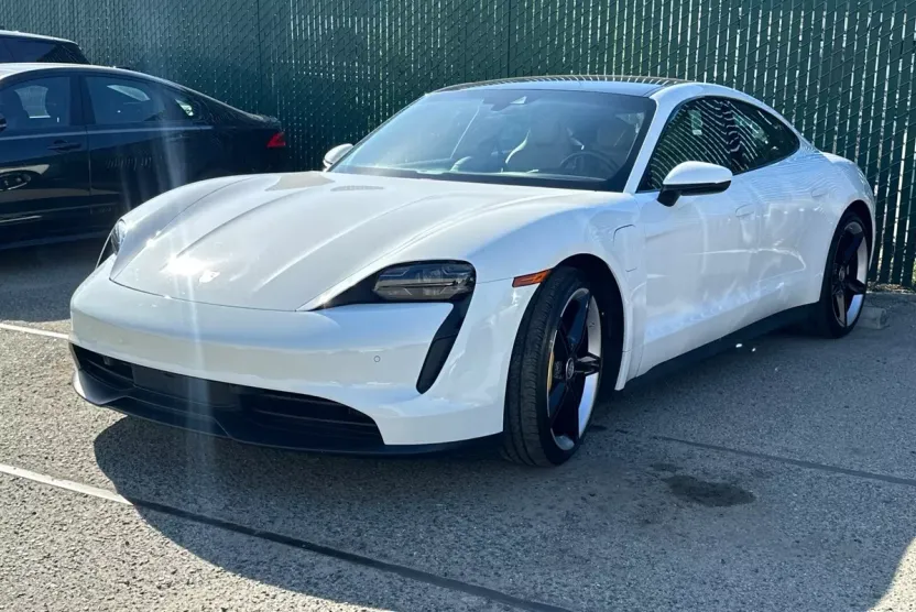 2021 Porsche Taycan 4S photo 1