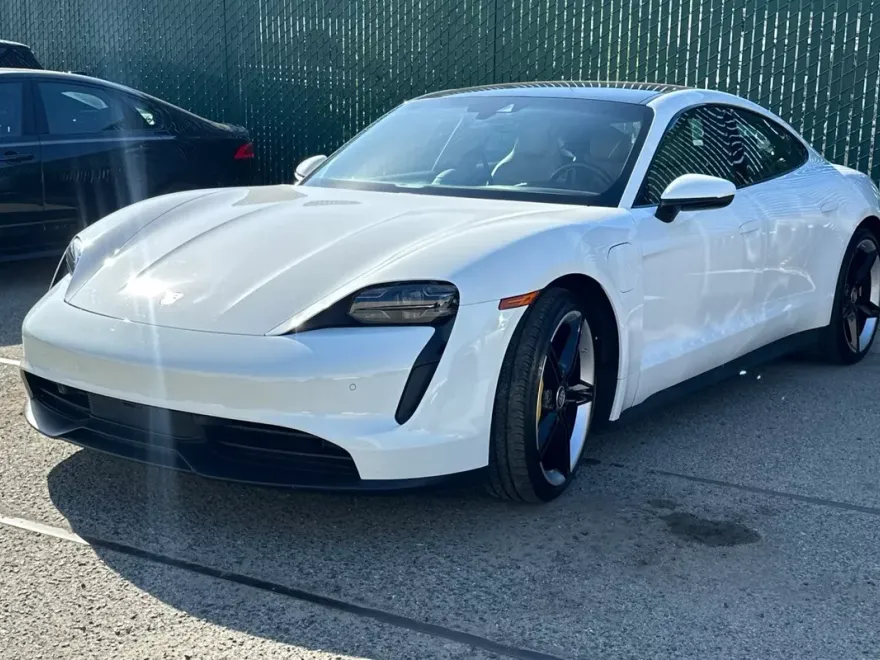 2021 Porsche Taycan 4S photo 1