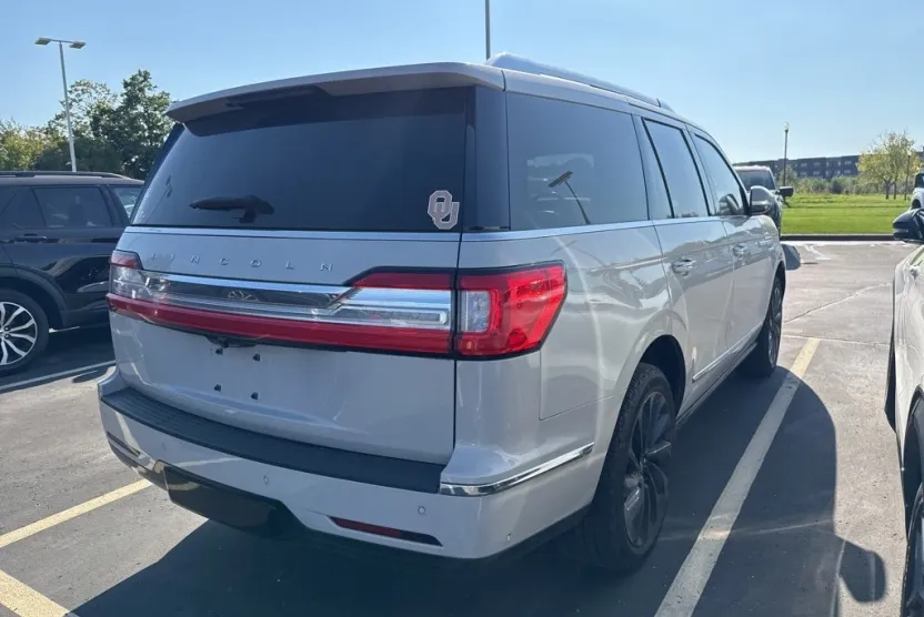 2021 Lincoln Navigator Reserve photo 1