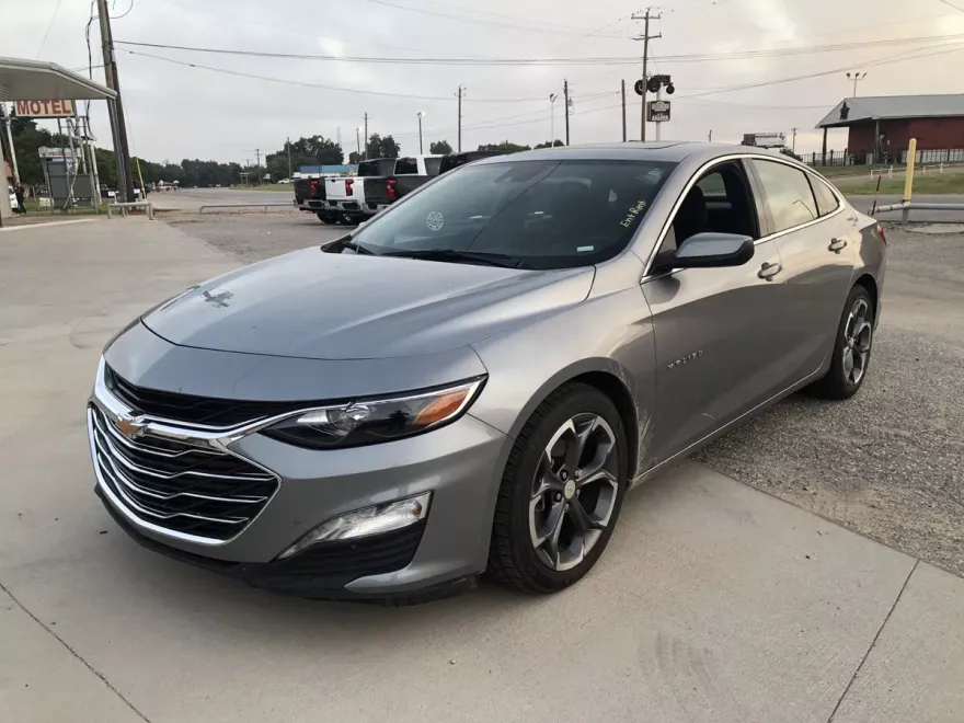 2024 Chevrolet Malibu 1LT photo 1