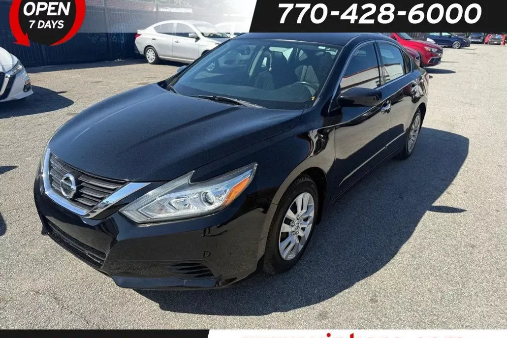 2017 Nissan Altima 2.5 SV photo 1