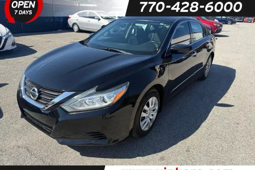 2017 Nissan Altima 2.5 SV photo 1