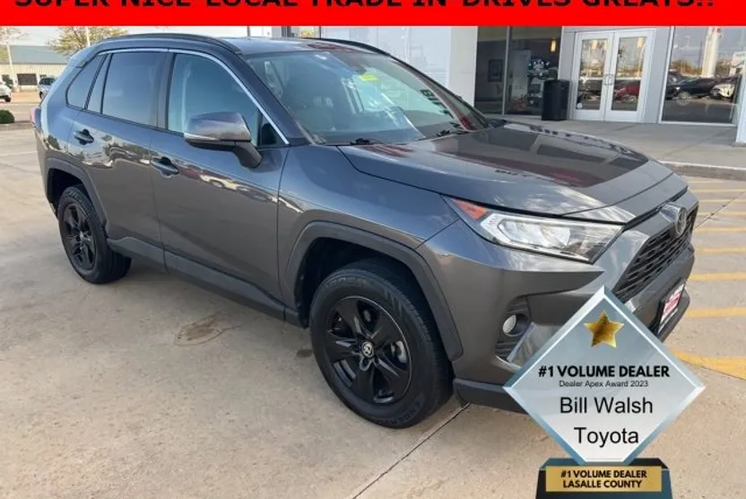 2021 Toyota RAV4 XLE photo 1
