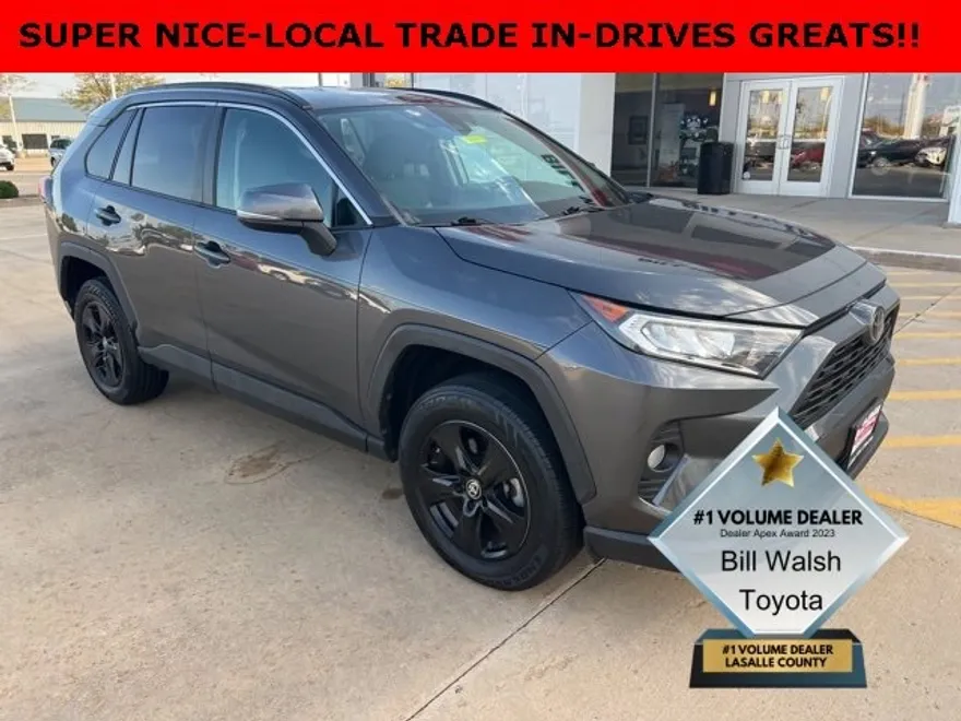 2021 Toyota RAV4 XLE photo 1