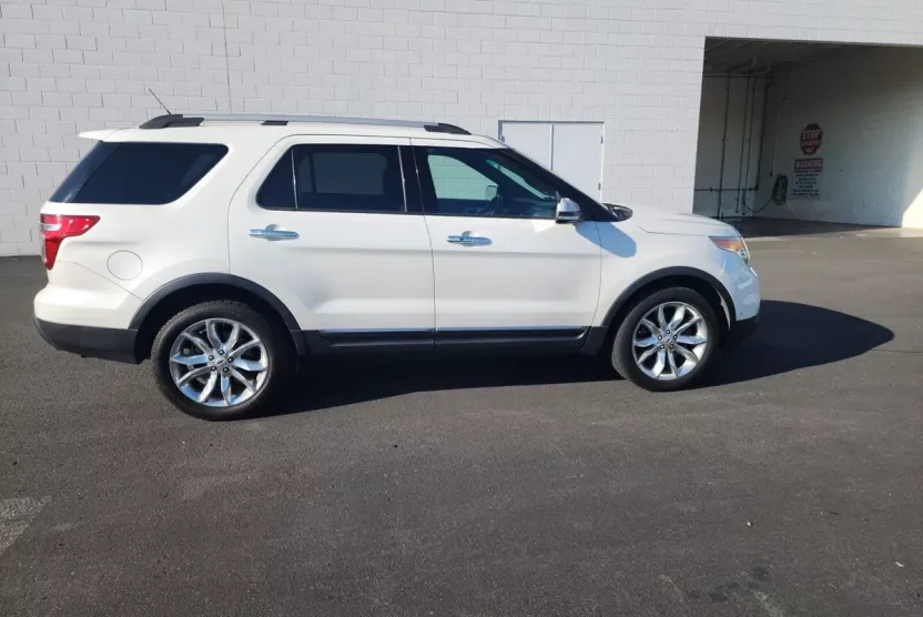2015 Ford Explorer Limited photo 1