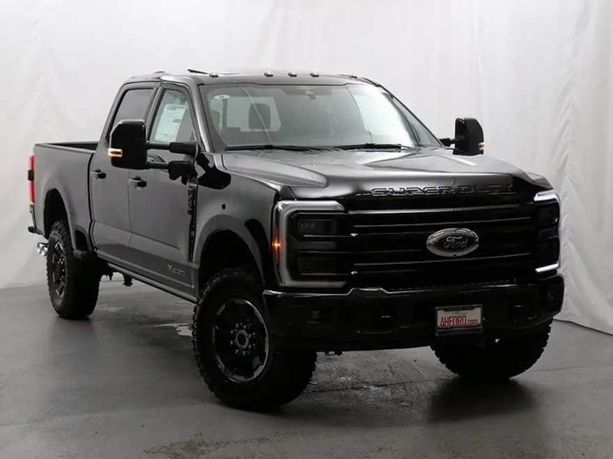 2025 Ford F-250 Platinum photo 1