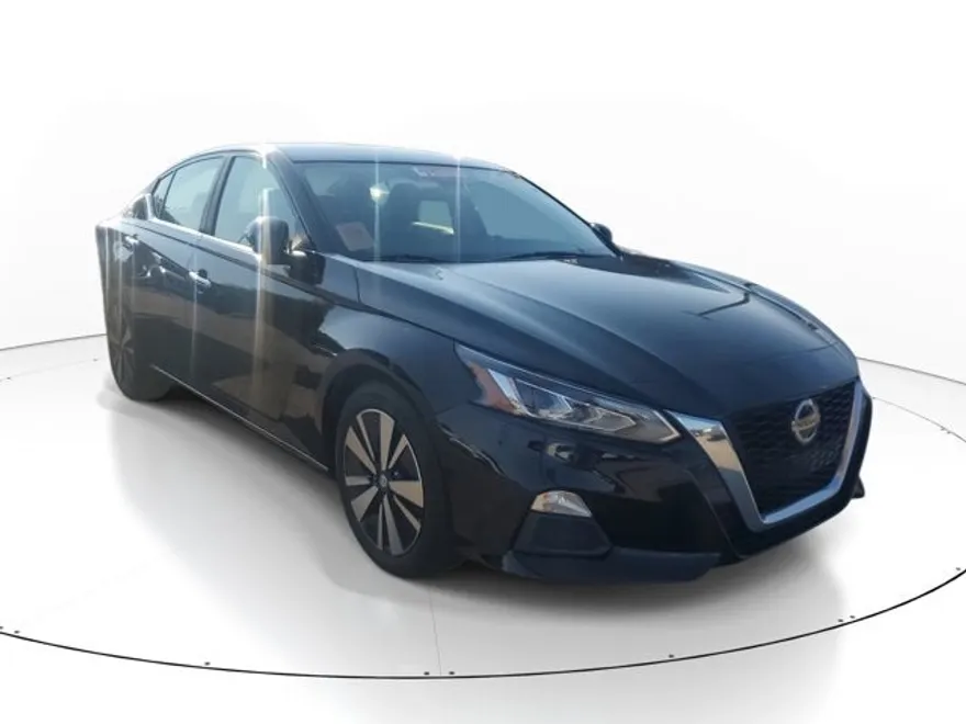 2022 Nissan Altima 2.5 SV photo 1