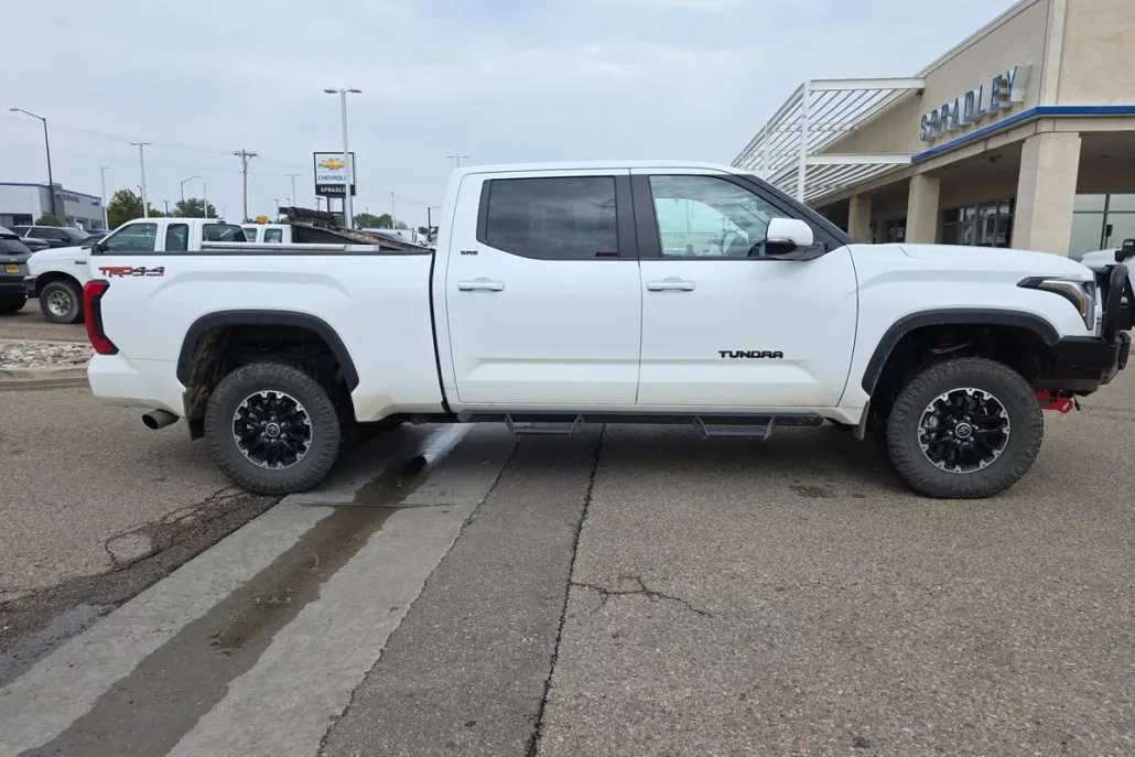 2024 Toyota Tundra SR5 photo 1
