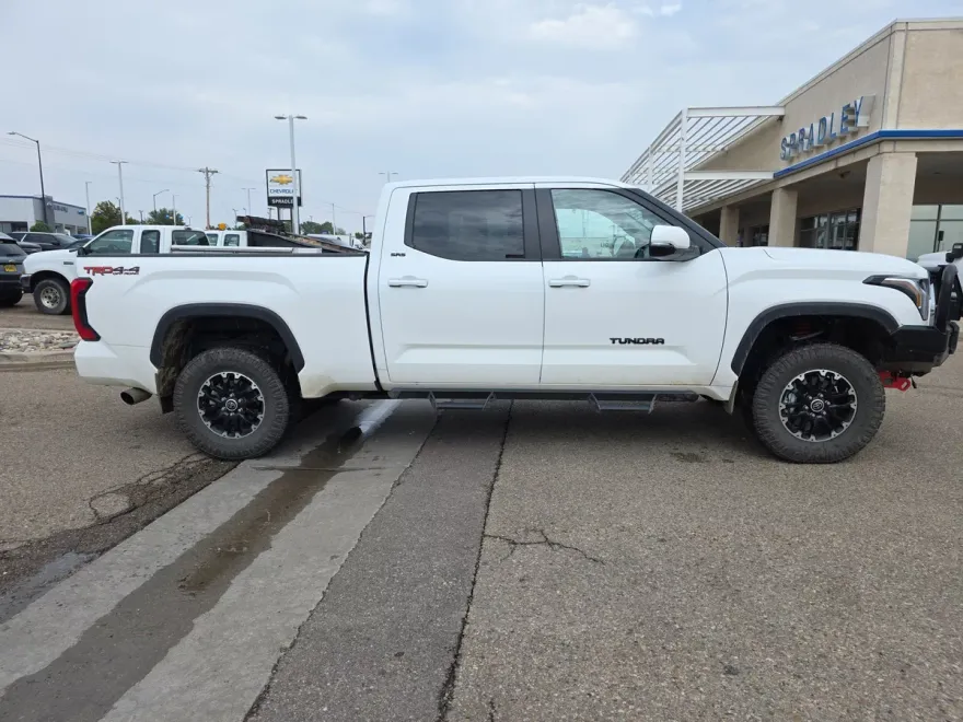 2024 Toyota Tundra SR5 photo 1