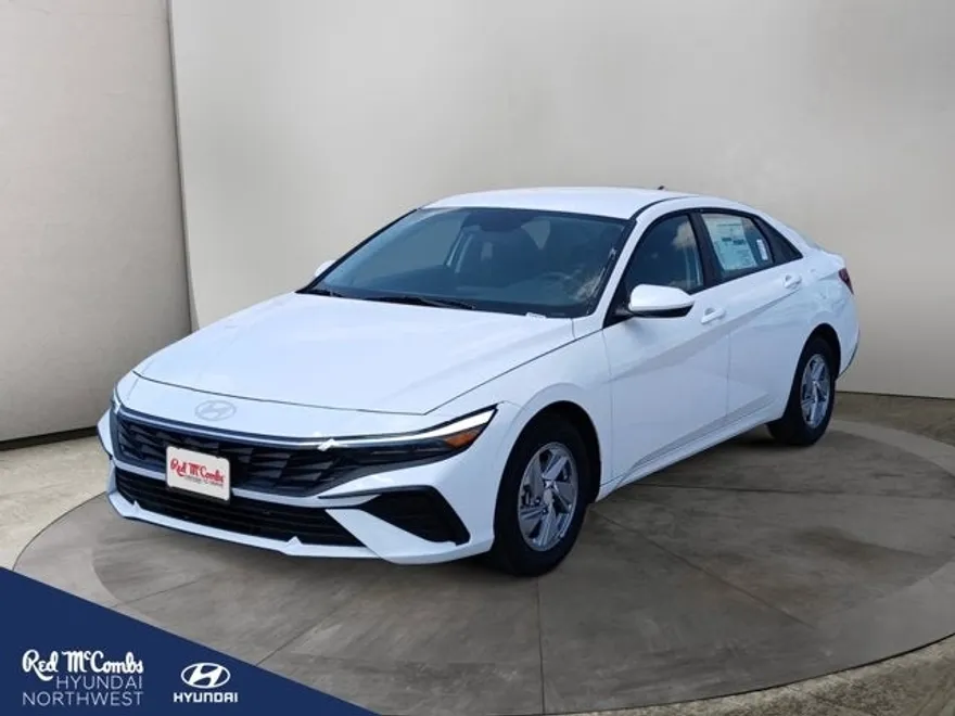 2025 Hyundai Elantra SE photo 1