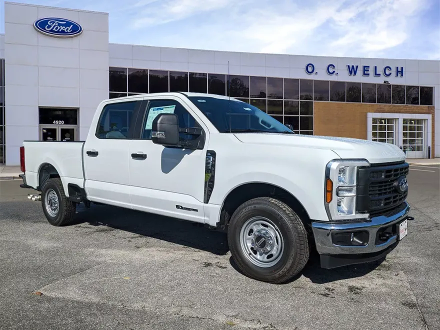 2025 Ford F-250 XL photo 1