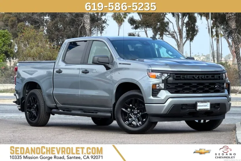 2025 Chevrolet Silverado 1500 Custom photo 1