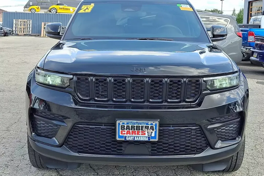 2023 Jeep Grand Cherokee Altitude photo 1