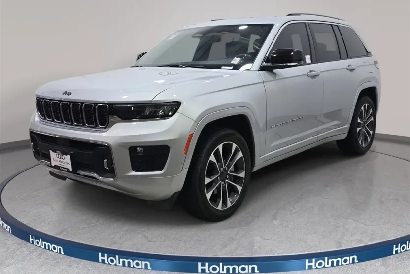 2023 Jeep Grand Cherokee Overland photo 1