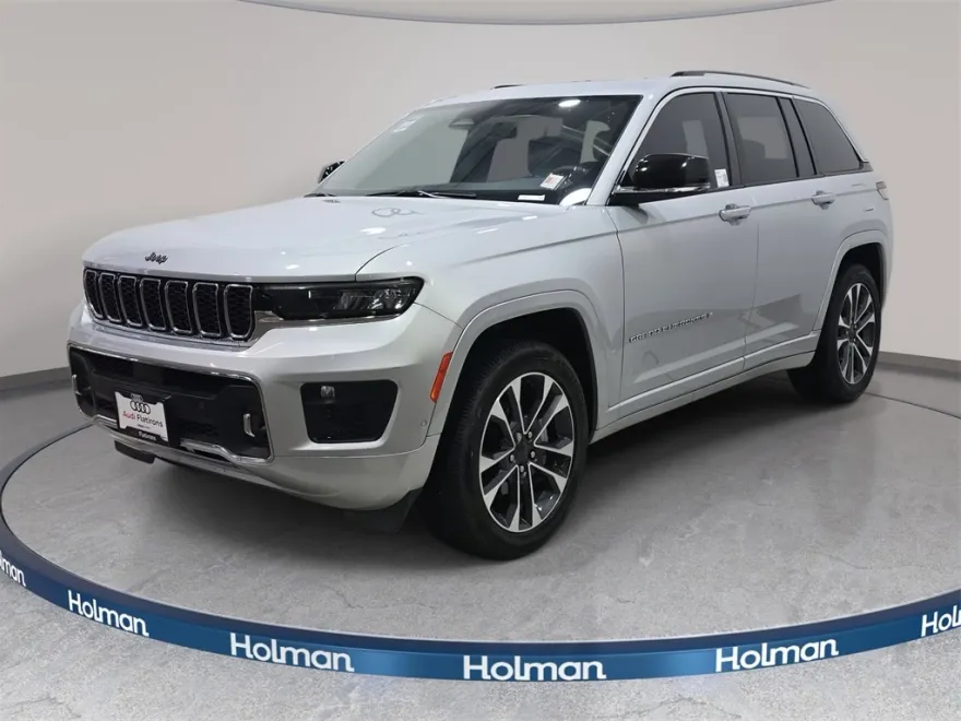 2023 Jeep Grand Cherokee Overland photo 1