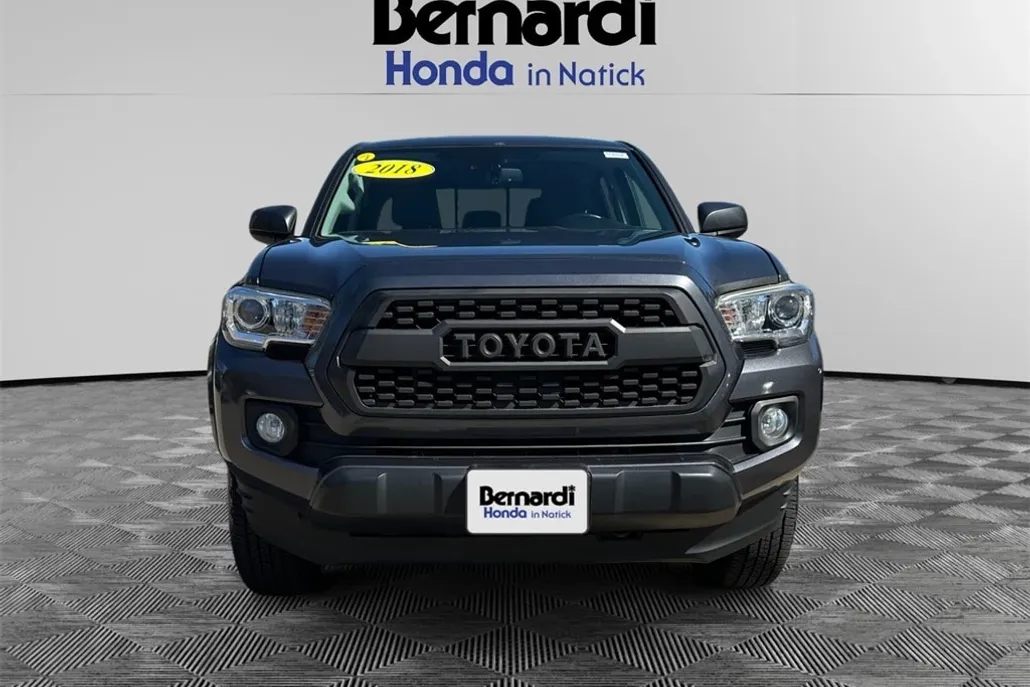 2018 Toyota Tacoma SR5 photo 1
