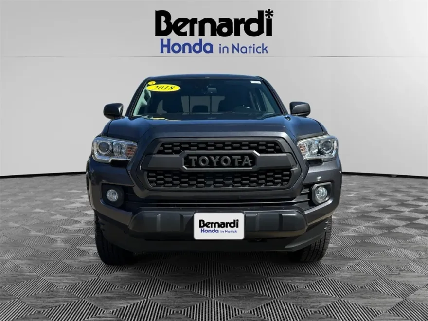 2018 Toyota Tacoma SR5 photo 1