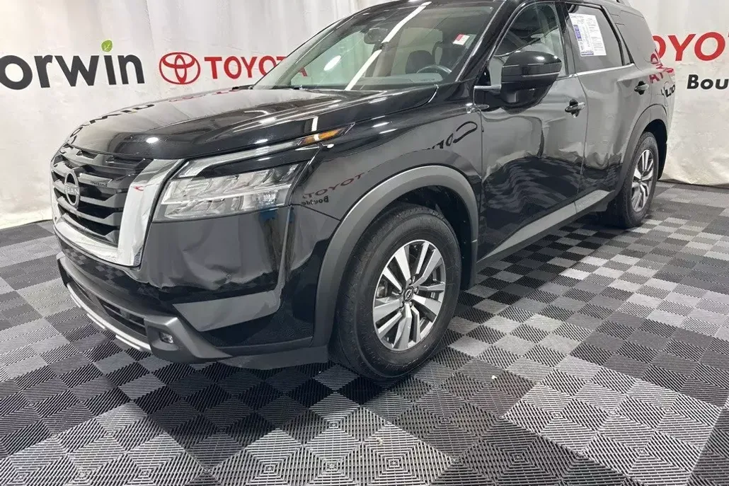 2022 Nissan Pathfinder SL photo 1