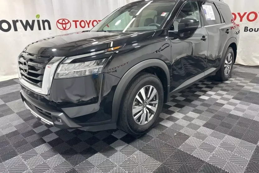2022 Nissan Pathfinder SL photo 1