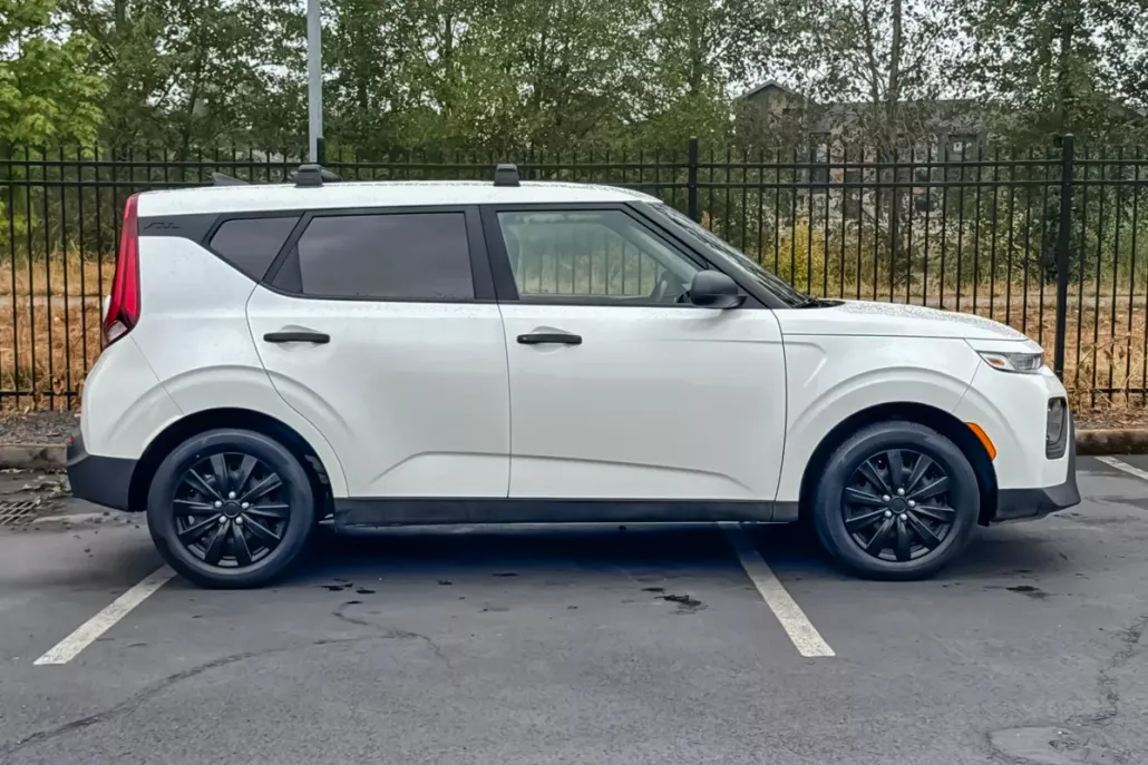 2021 Kia Soul LX photo 1
