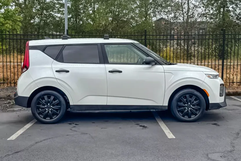2021 Kia Soul LX photo 1