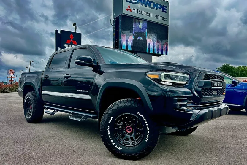 2023 Toyota Tacoma TRD Pro 4x4 photo 1