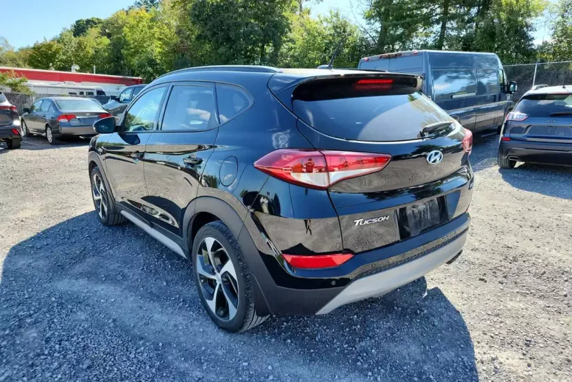 2017 Hyundai Tucson Value photo 1