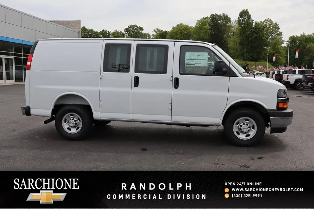 2025 Chevrolet Express 3500 Work Van photo 1